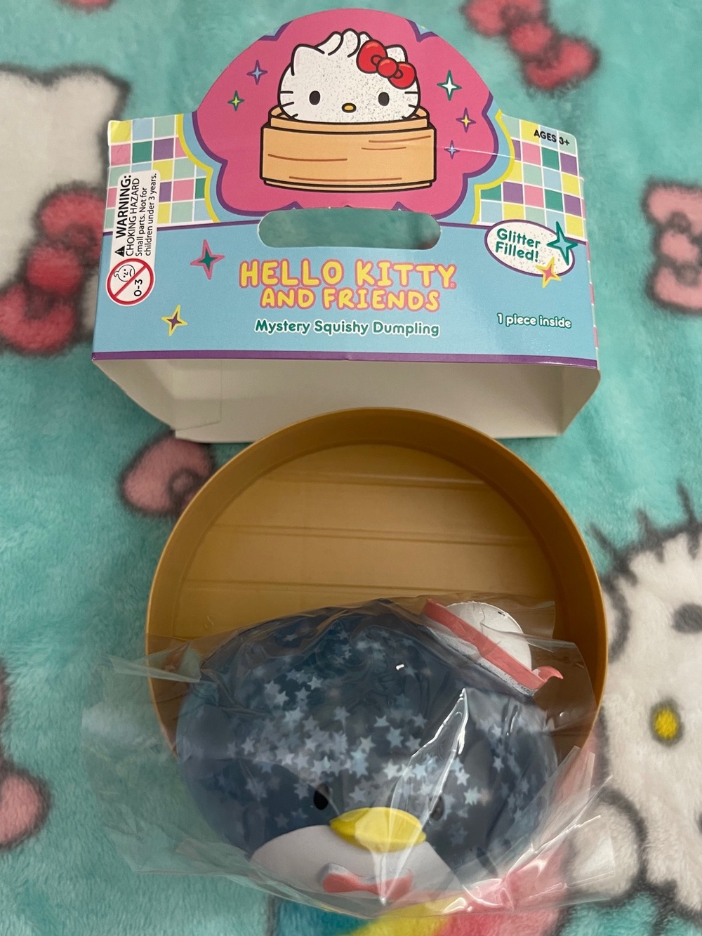 Hello Kitty & Friends Mystery Squishy Dumpling Glitter Filled - Tuxedosam